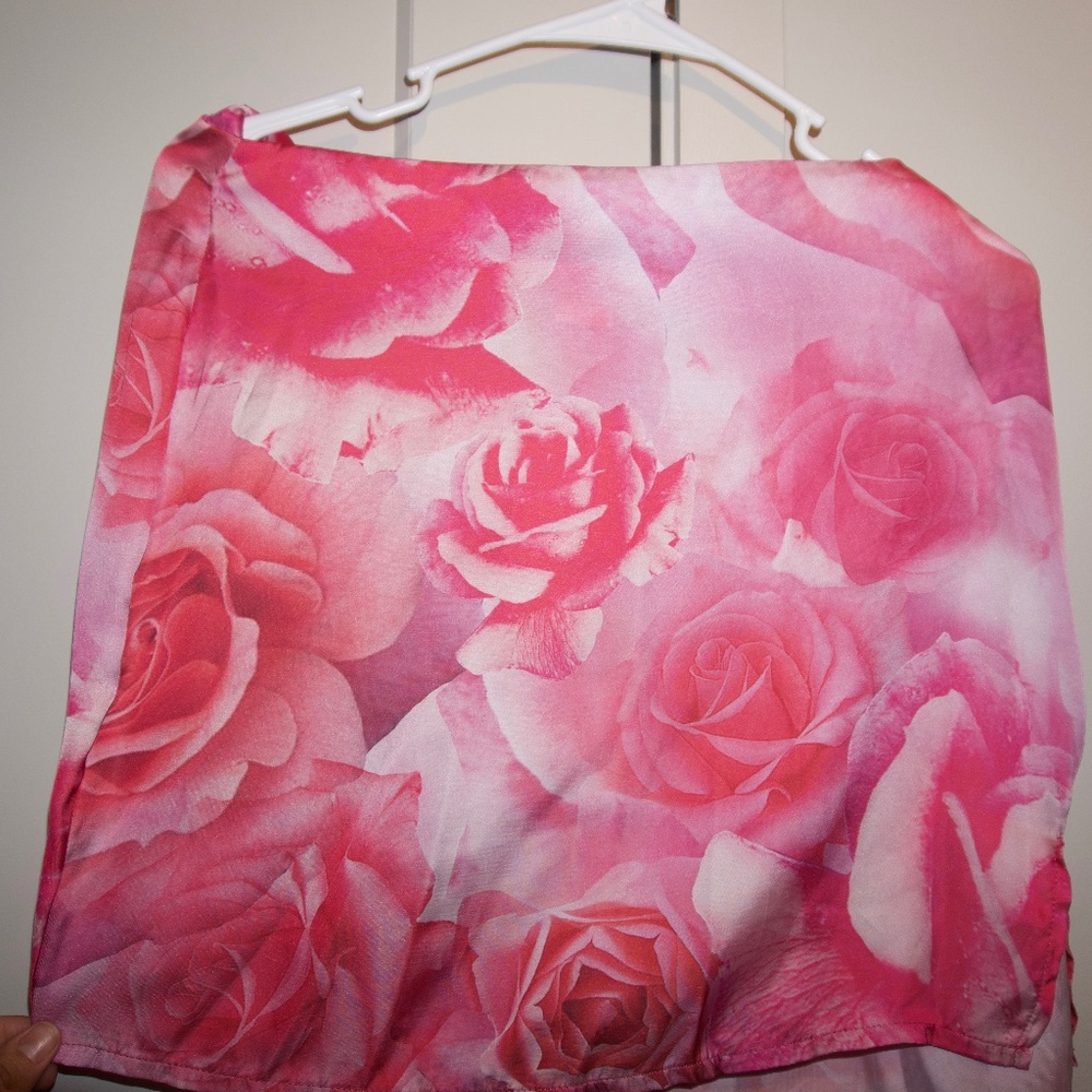 PRETTY LITTLE THINGS PLT SILK MINI SKIRT PINK FLOWERS